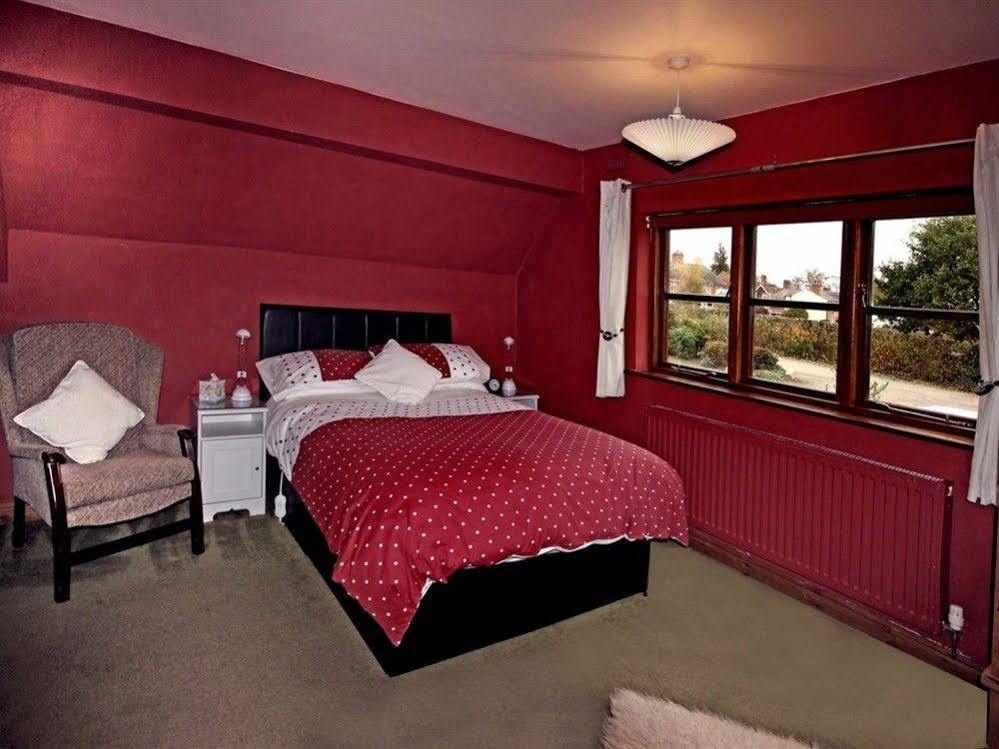 Castle Farmhouse Bed And Breakfast Glenfield Exterior photo